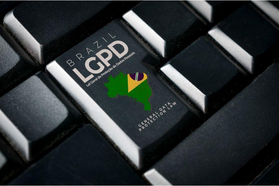 A LGPD é a resposta brasileira ao Regulamento Geral de Proteção de Dados (GDPR) da União Europeia, que revolucionou a maneira como as empresas manipulam dados pessoais.
