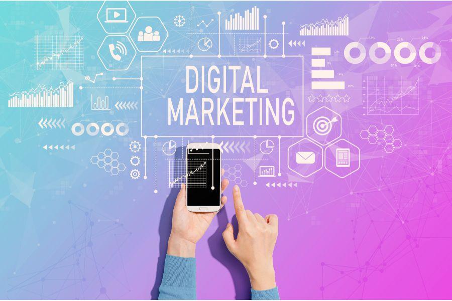 A era digital trouxe consigo a expansão do marketing online, proporcionando às empresas novas maneiras de atingir e engajar seus públicos-alvo