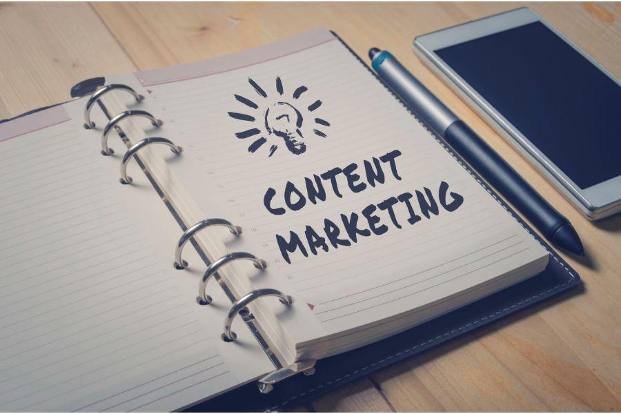 A chave para uma estratégia de marketing de conteúdo bem-sucedida reside em um planejamento eficaz e orientado a resultados.