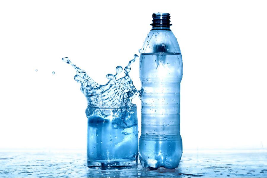 As empresas de água mineral que desejam entrar no mercado de marketing digital devem desenvolver uma estratégia sólida e bem planejada para alcançar o sucesso.